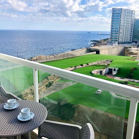 Stylish Seaview Apartment In A Prime Location Слима Екстериор снимка